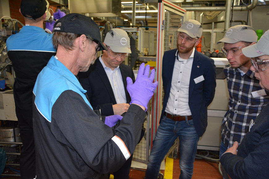 Die Welt der Polyurethane entdecken - FSK-Workshop „Polyurethan für Einsteiger“ bei Covestro in Oldenburg